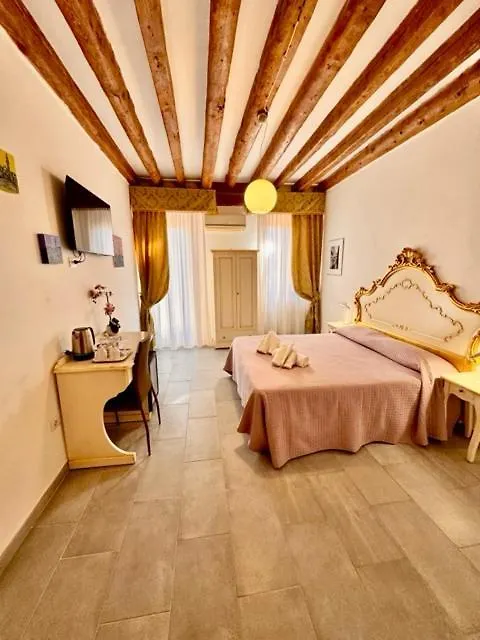 Vivere Venezia - Cozy Accommodations In The Heart Of Venedik Daire